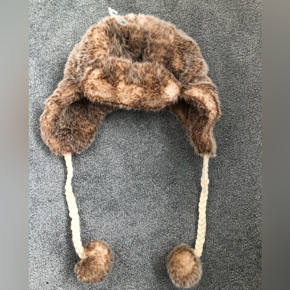 New NWT high quality American Eagle Outfitters brown cream faux fur trapper hat